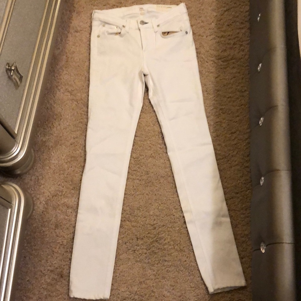 Skinny white size 26 rag and bone jeans